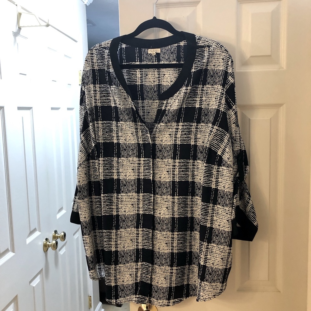 Womens 3X Navy Blue and white button down shirt